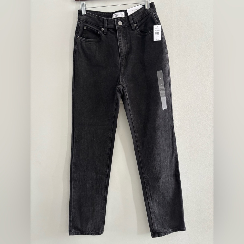 Blue notes Super High Rise Fitted Waist, Hips & Thighs Relaxed Leg Straight Sz 4